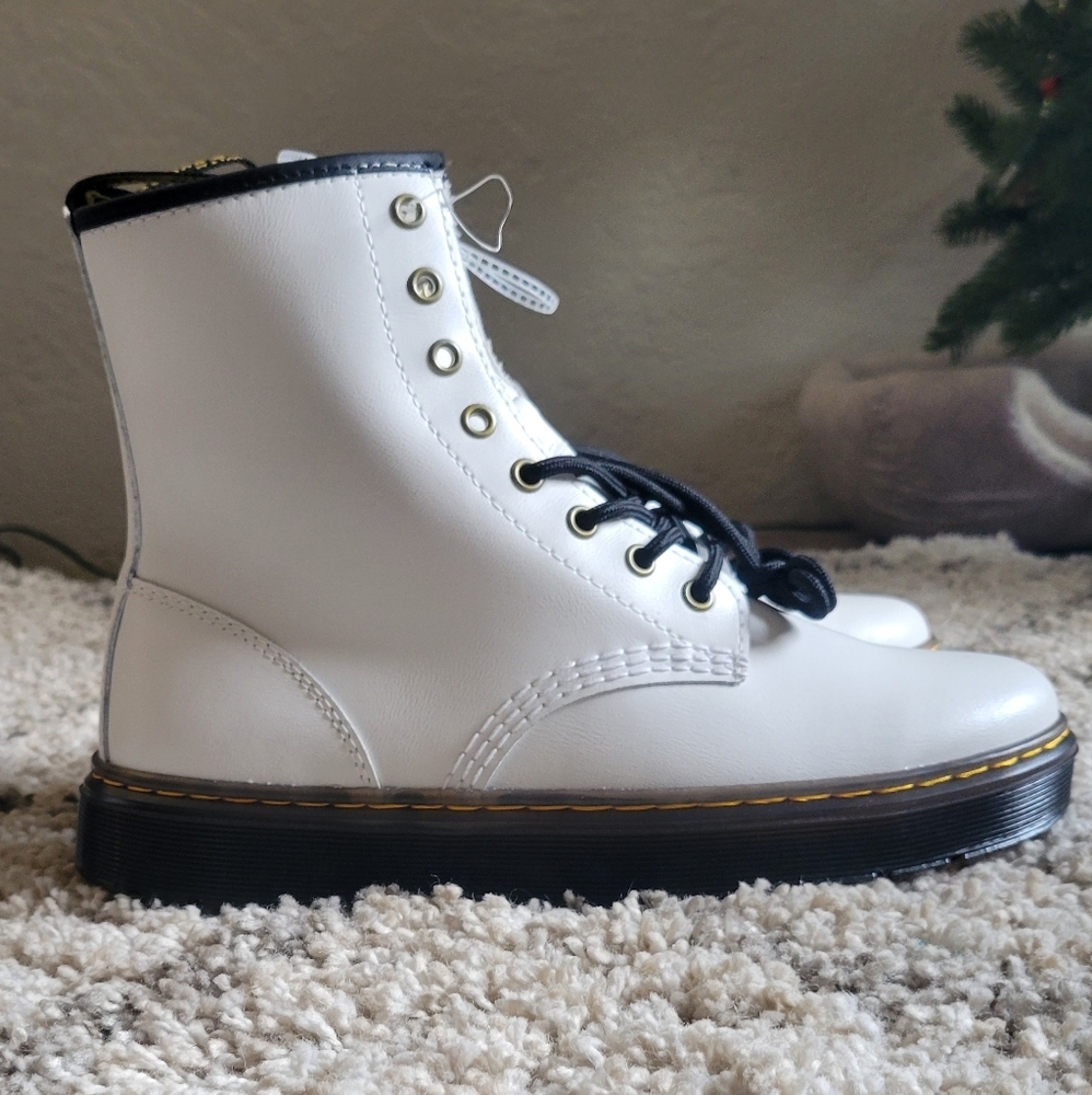 Dr. Martens Zavala Boot Size 9M/10L